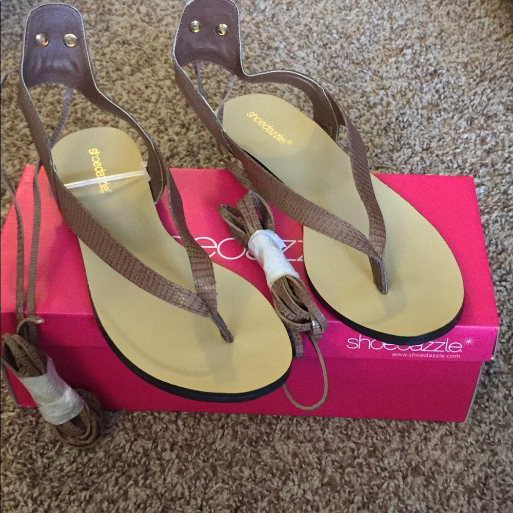 Shoe dazzle sandals ❤️